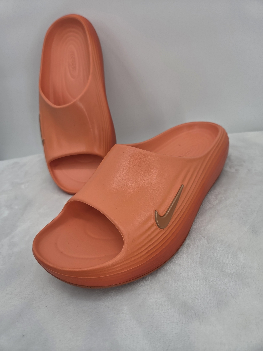 Nike ReactX Rejuven8 Orange Metallic Silver Slides Men 9 Women 10.5